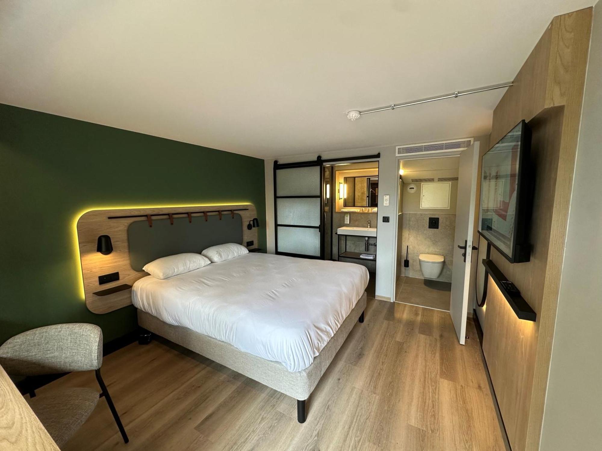 Campanile Clermont-Ferrand ~ Riom Hotel Exterior photo